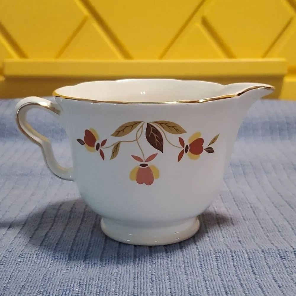 VTG Hall Jewel Tea Autumn Leaf Ruffled D Creamer Mary Dunbar USA